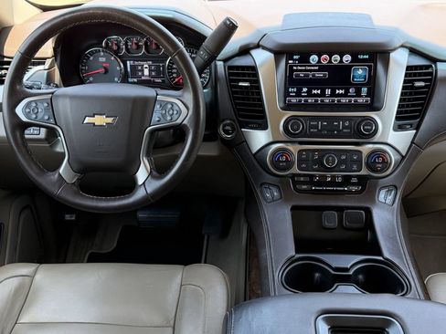 Used 2019 Chevrolet Tahoe LT w/ Luxury Package RWD image 12