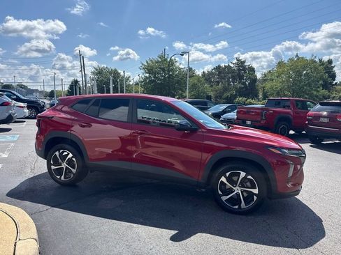 Used 2026 Chevrolet Trax RS w/ Sunroof Package FWD image 49