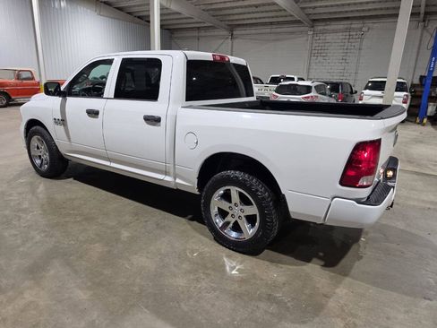 Used 2018 RAM 1500 Express AWD/4WD image 9
