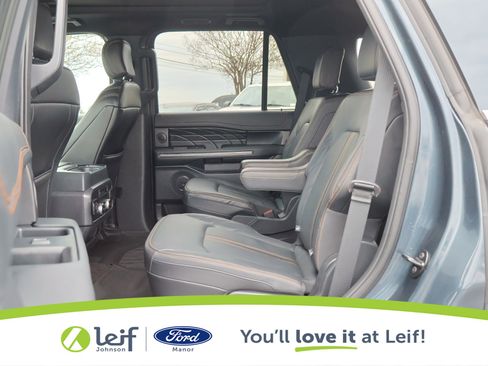 Used 2023 Ford Expedition Platinum image 28