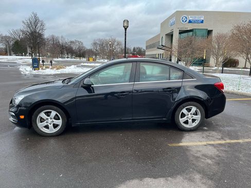 Used 2015 Chevrolet Cruze LT image 14