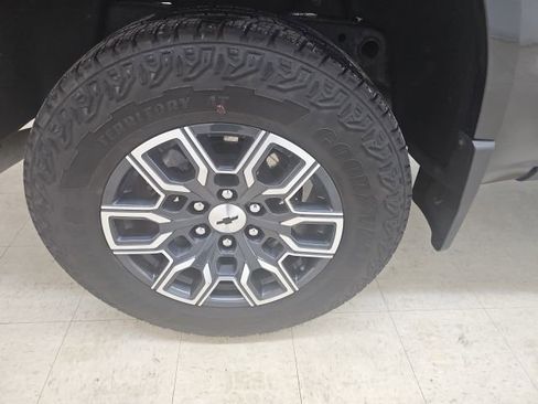 Used 2023 Chevrolet Colorado Z71 w/ Z71 Convenience Package 2 image 21