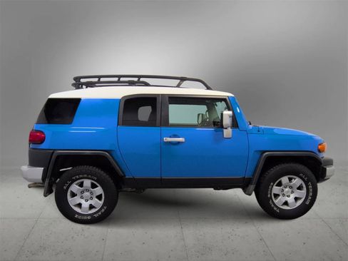 Used 2007 Toyota FJ Cruiser 4WD image 9