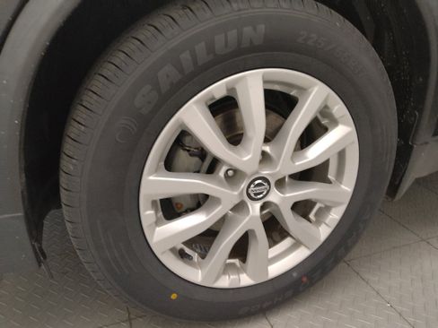 Used 2020 Nissan Rogue S w/ Special Edition Package FWD image 31
