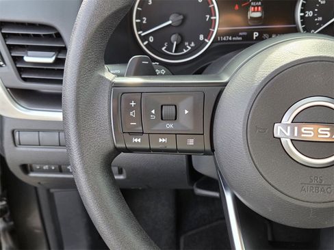 Used 2024 Nissan Rogue SV image 10