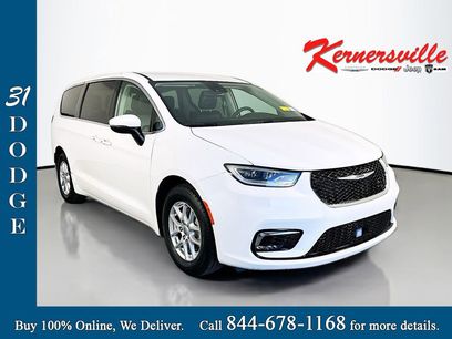 Used 2023 Chrysler Pacifica Touring-L
