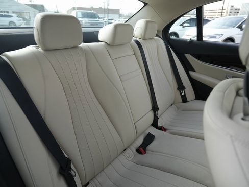 Used 2019 Mercedes-Benz E 300 4MATIC w/ Premium 1 Package image 22