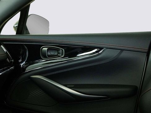 New 2026 Aston Martin DBX 707 image 14