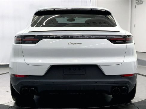Used 2022 Porsche Cayenne Coupe image 6