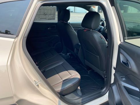 New 2026 Chevrolet Trax RS w/ Sunroof Package FWD image 15