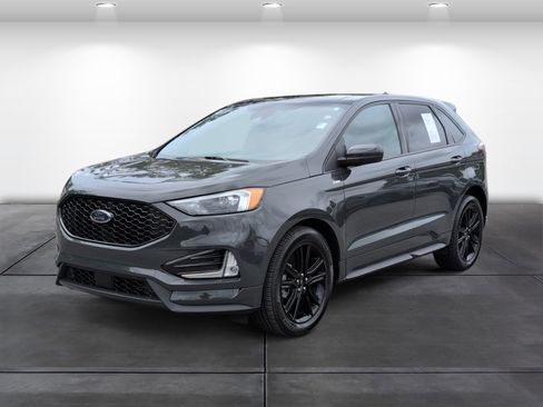 Used 2021 Ford Edge ST-Line w/ Class II Trailer Tow Package AWD/4WD image 4