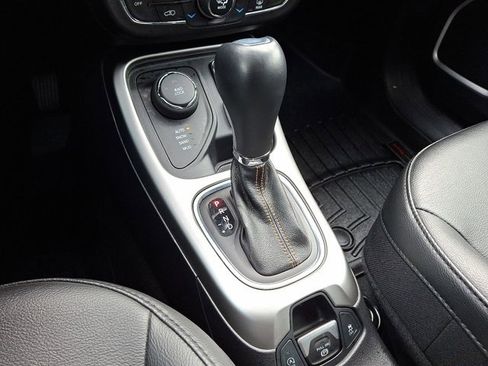 Certified 2021 Jeep Compass Latitude image 17