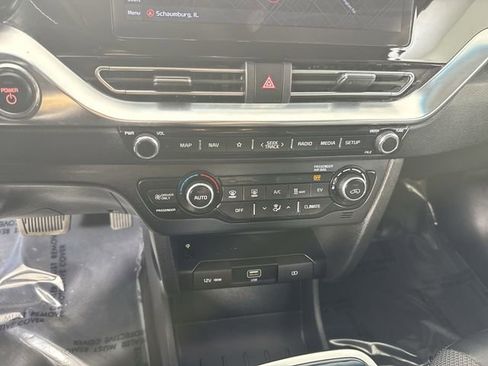 Used 2022 Kia Niro EX w/ Cold Weather Package FWD image 9