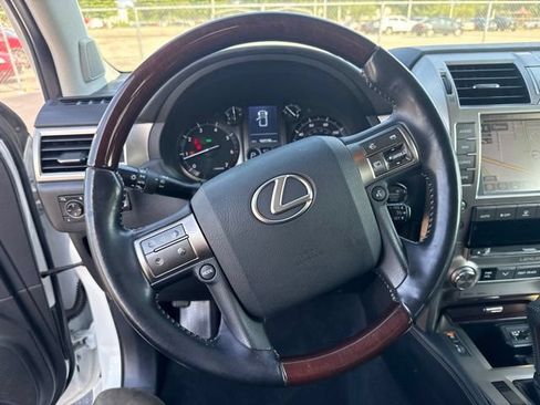 Used 2019 Lexus GX 460 Premium AWD/4WD image 25