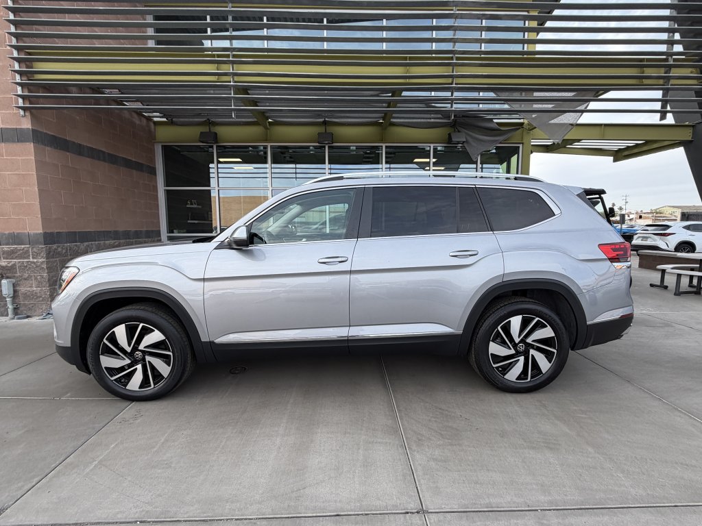 Used 2024 Volkswagen Atlas SEL AWD/4WD image 7
