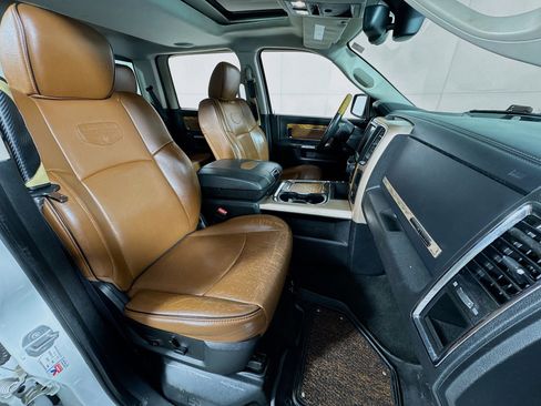 Used 2016 RAM 1500 Laramie Longhorn w/ Convenience Group image 29