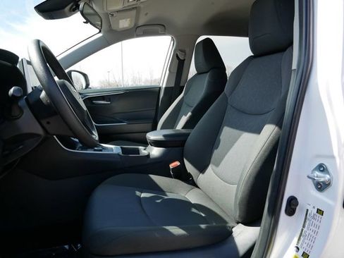 Used 2025 Toyota RAV4 XLE image 14