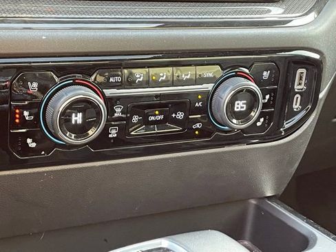 Used 2022 Chevrolet Silverado 1500 ZR2 w/ Technology Package image 18