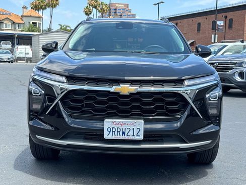 Used 2025 Chevrolet Trax LT w/ LT Convenience Package FWD image 5