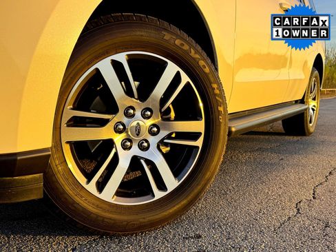 Used 2024 Ford Expedition XLT image 2