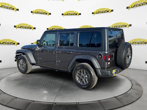 Used 2025 Jeep Wrangler Sport S image 3