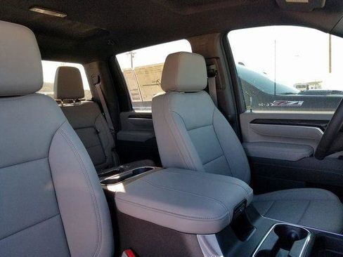 New 2025 GMC Sierra 3500 SLT w/ SLT Convenience Package image 16