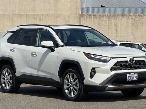 Certified 2022 Toyota RAV4 Limited image 5