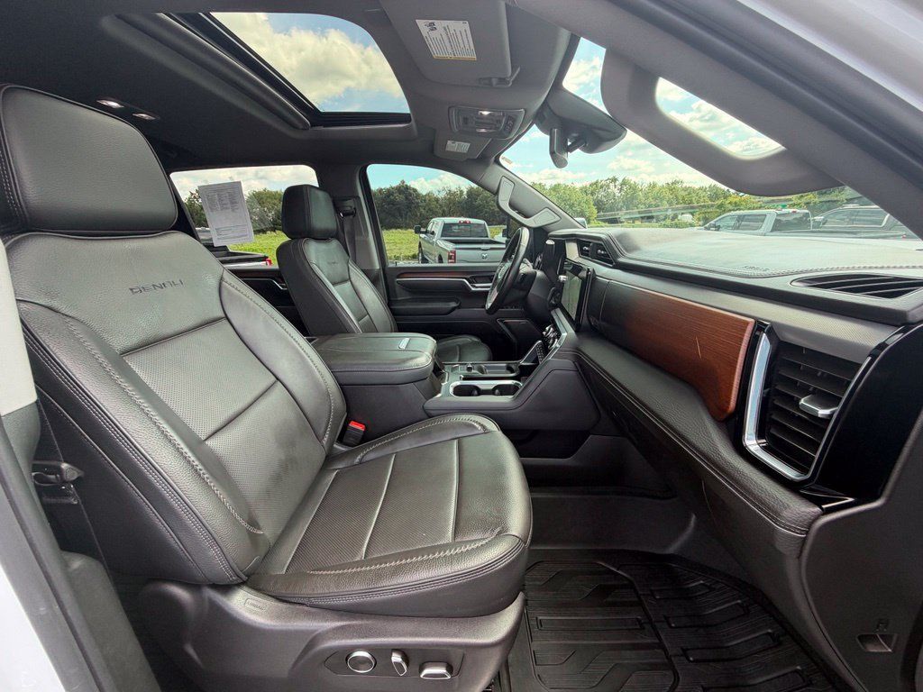 Used 2025 GMC Sierra 2500 Denali AWD/4WD image 25