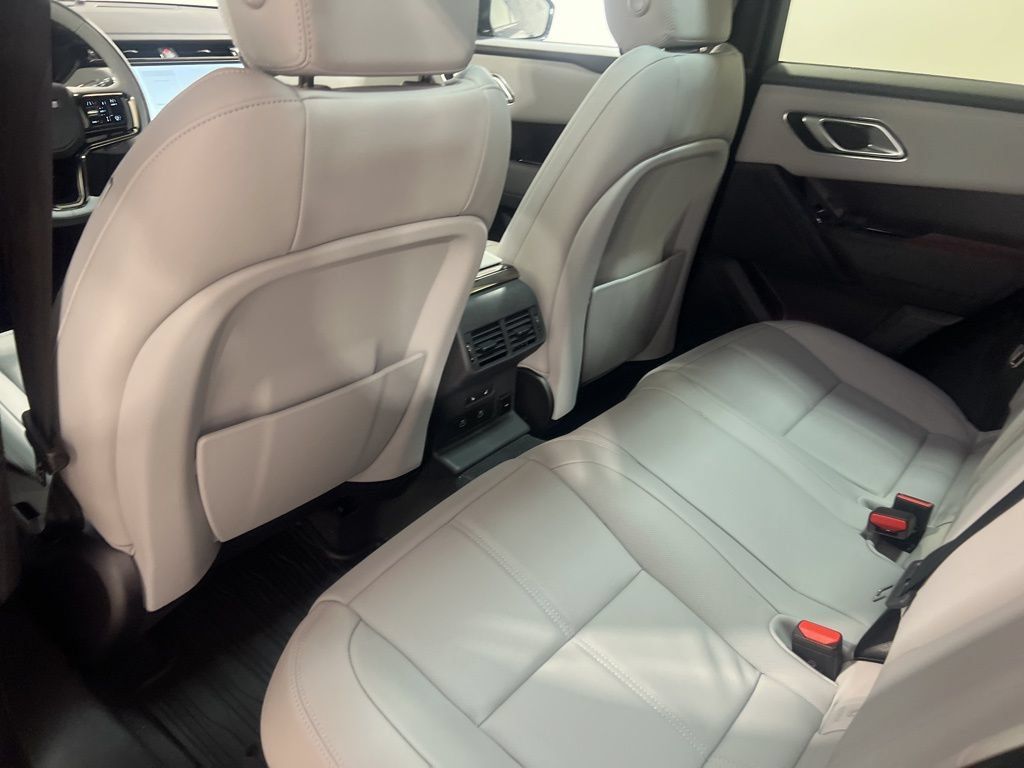 Certified 2026 Land Rover Range Rover Velar Dynamic SE AWD/4WD image 21