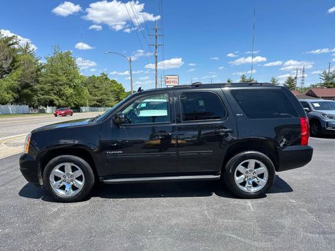 Used 2012 GMC Yukon SLT w/ SLT-2 Equipment Package AWD/4WD image 4