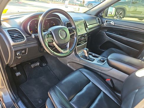 Used 2019 Jeep Grand Cherokee Limited image 12