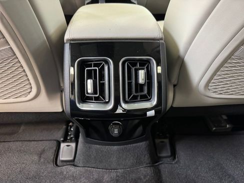 Used 2025 Kia Sorento SX image 17