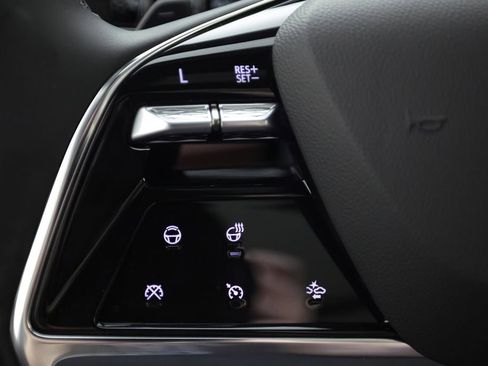 Used 2026 Cadillac Escalade Luxury w/ Touring Package AWD/4WD image 23