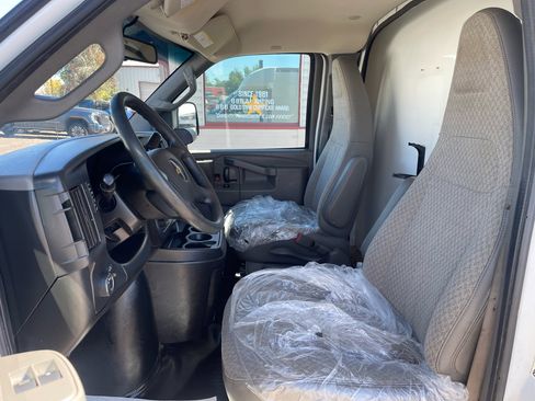 Used 2020 Chevrolet Express 3500 w/ Power Convenience Package image 25