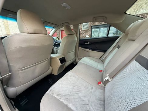Used 2014 Toyota Camry FWD image 14