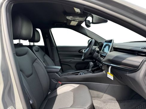 New 2026 Jeep Compass Latitude AWD/4WD image 22