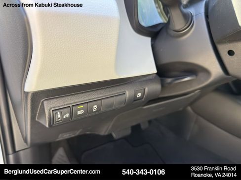 Used 2024 Toyota Corolla SE image 15