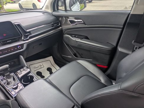 Used 2023 Kia Sportage EX FWD image 16