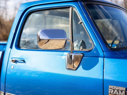 Used 1992 Dodge D/W Truck 250 image 18