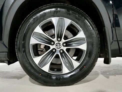 Used 2021 Toyota Highlander XLE image 35