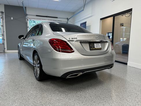 Used 2017 Mercedes-Benz C 300 Luxury image 6