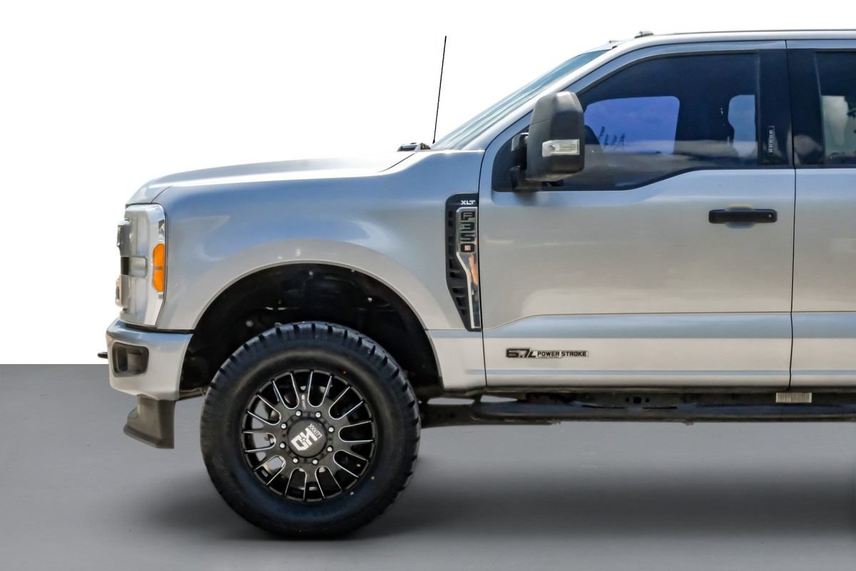 Used 2023 Ford F350 XLT AWD/4WD image 11