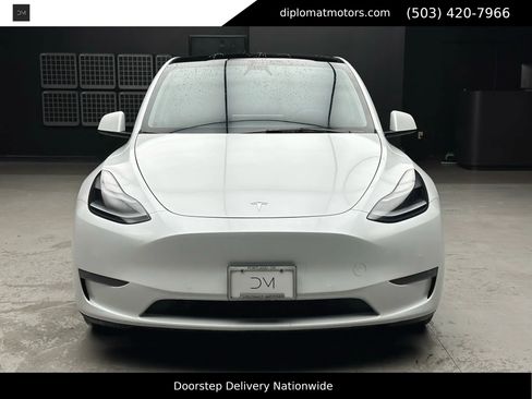 Used 2021 Tesla Model Y Performance image 10