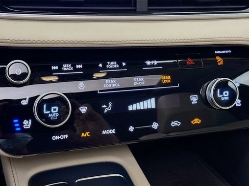 Used 2023 INFINITI QX60 Luxe AWD/4WD image 16