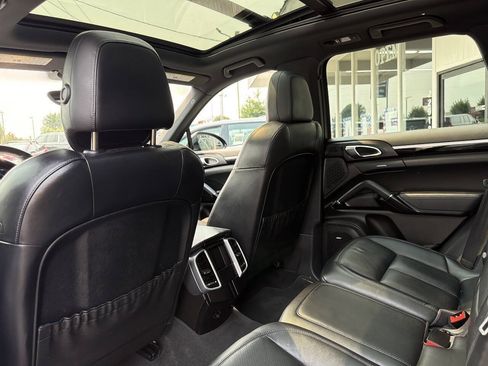 Used 2016 Porsche Cayenne S AWD/4WD image 29