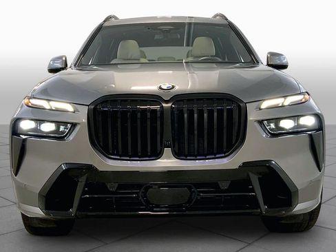 Used 2026 BMW X7 xDrive40i w/ M Sport Package AWD/4WD image 3