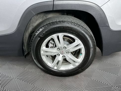Used 2024 GMC Terrain SLE FWD image 35