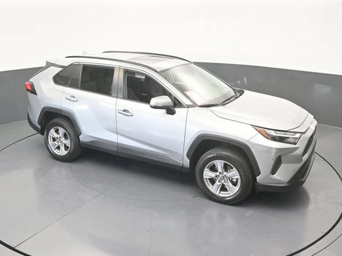 Used 2022 Toyota RAV4 XLE w/ Convenience Package FWD image 51
