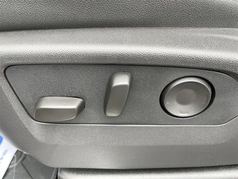 New 2025 Chevrolet Suburban Premier image 12