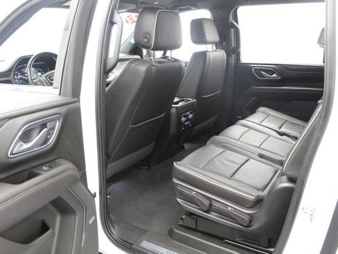 Used 2022 GMC Yukon XL SLT w/ SLT Luxury Package AWD/4WD image 18